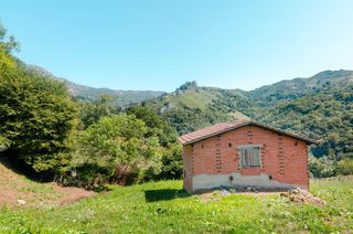 House  Lugar san pedro 11. Cabaña en finca rústica san pedro en bimenes asturias