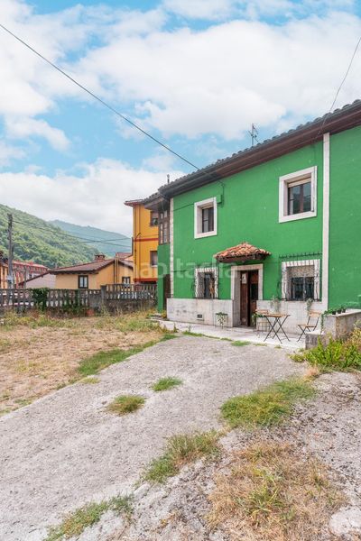 Foto ffec838f-c17b-439a-996e-99cb6bc25ed0. Casa amb calefacció aparcament a Aller