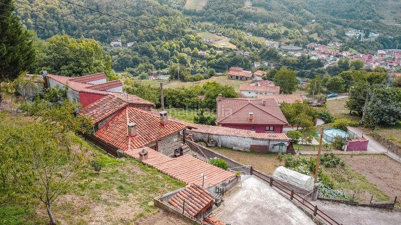 Foto 117083ed-1b4d-43f6-8a53-d3341e15fa47. Casa pareada un mirador a las montañas en el valle de turón, en Mieres