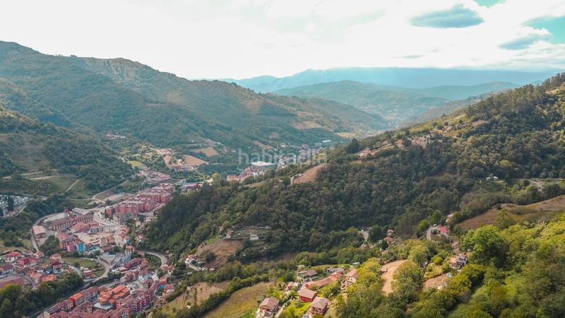 Foto 304a52dd-0c46-492a-bf00-5edb24d1dd66. Casa pareada un mirador a las montañas en el valle de turón, en Mieres