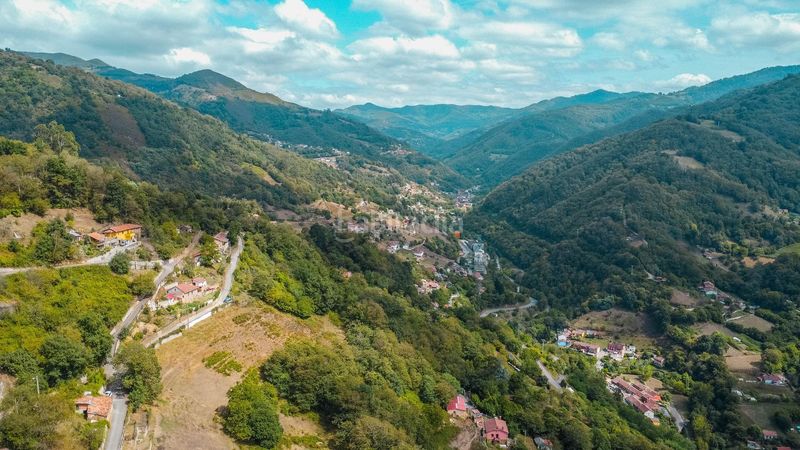 Foto 71c10f70-c39f-4795-ab88-339a35ce30eb. Casa pareada un mirador a las montañas en el valle de turón, en Mieres