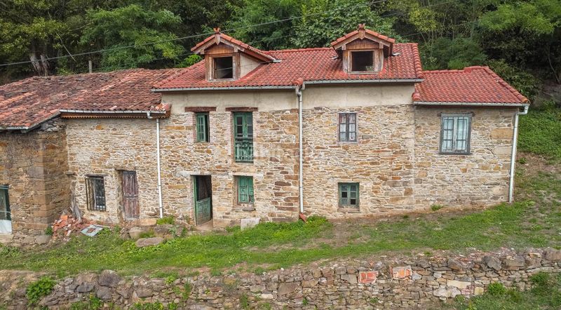 Foto 89d1863f-2b05-4d9e-83c8-bb597e5894a6. Casa pareada un mirador a las montañas en el valle de turón, en Mieres