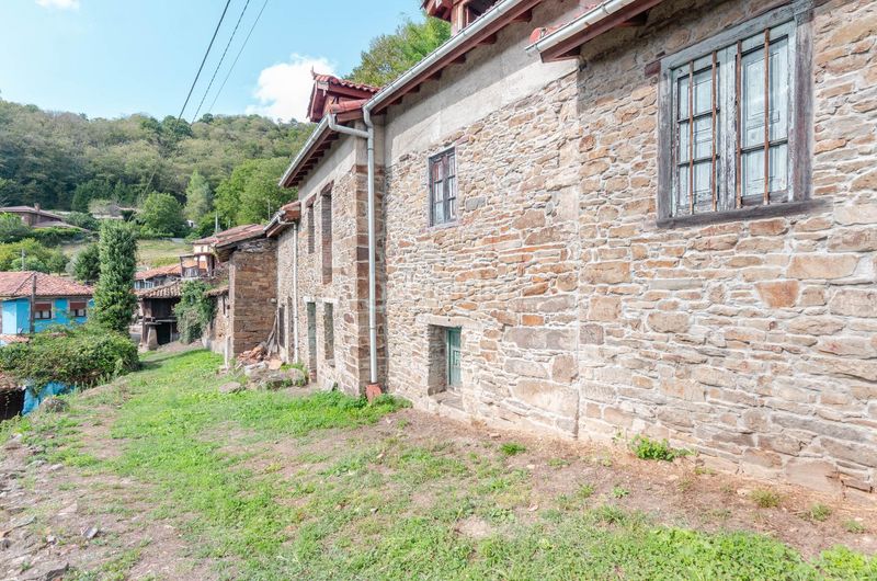 Foto b5e704e5-4ce2-43a7-b86e-f08eb130e8c3. Casa pareada un mirador a las montañas en el valle de turón, en Mieres