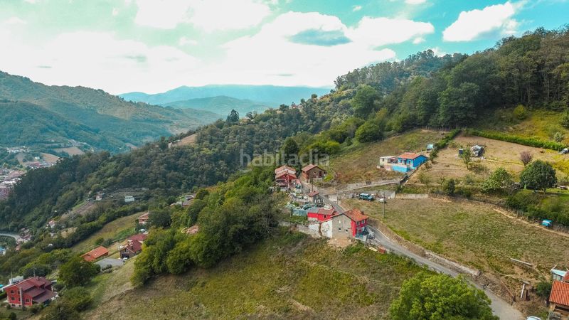Foto b604fa8c-e640-4573-b2b2-33d5c74cc8f2. Casa pareada un mirador a las montañas en el valle de turón, en Mieres