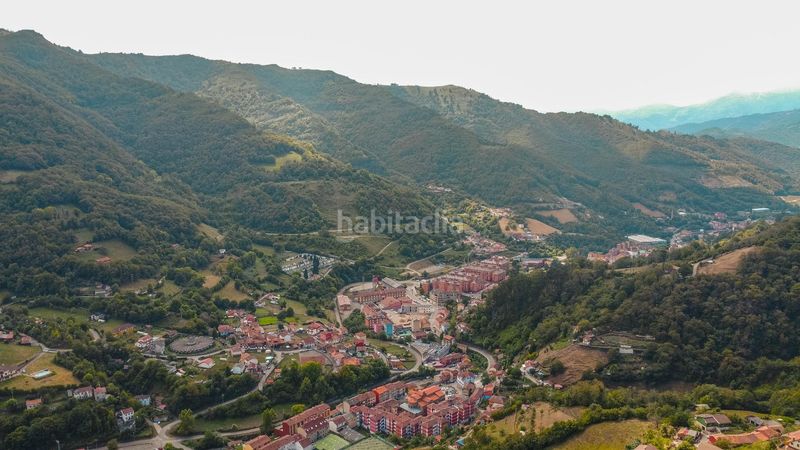 Foto ba1cfe57-8b7c-484b-bc9a-d6515e1e7b18. Casa pareada un mirador a las montañas en el valle de turón, en Mieres