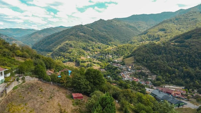 Foto be5a41d0-ff0f-4896-a584-e47637047ae1. Casa pareada un mirador a las montañas en el valle de turón, en Mieres