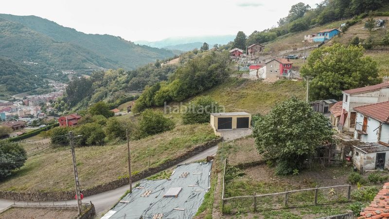 Foto eff0a14f-6b90-4cad-8ef7-b04df44564f4. Casa pareada un mirador a las montañas en el valle de turón, en Mieres