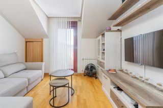 Flat  Calle carbayu el 3. Apartamento con terraza, garaje y trastero año 2008