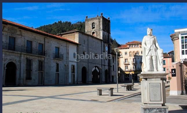 Foto d7f7de28-de16-48b2-8b97-f160852b91f0. Casa en travesía prahúa 15 caserón con muchas posibilidades en Pravia