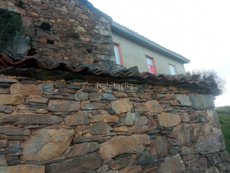 Foto 3683f5a9-a0cf-4080-956a-b93671053bb6. Masia a carretera de la rondiella 1 a Cudillero