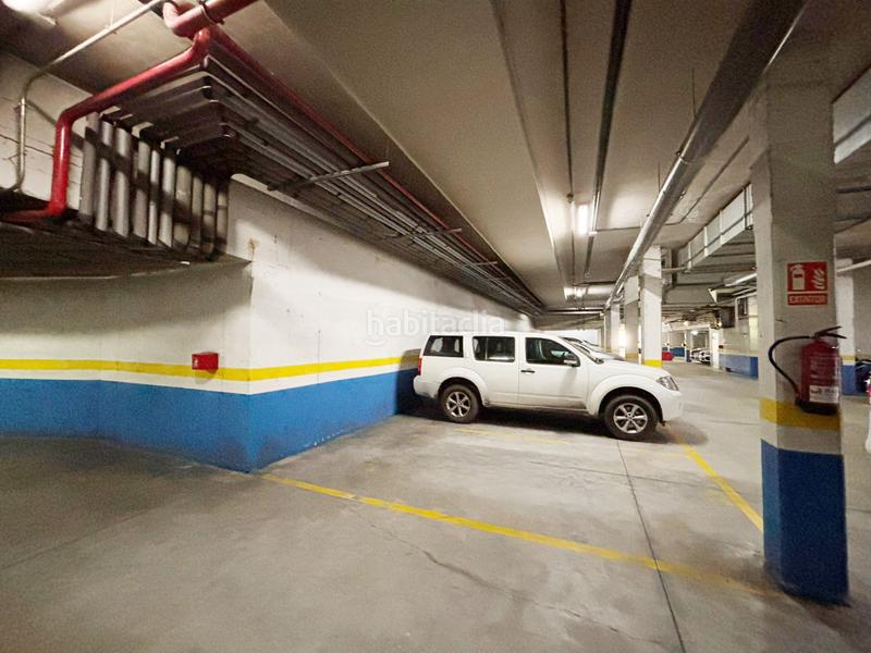 Foto b35f2f28-3a78-47bc-918a-2ebfdd6b8d07. Parking coche en Viesques Gijón