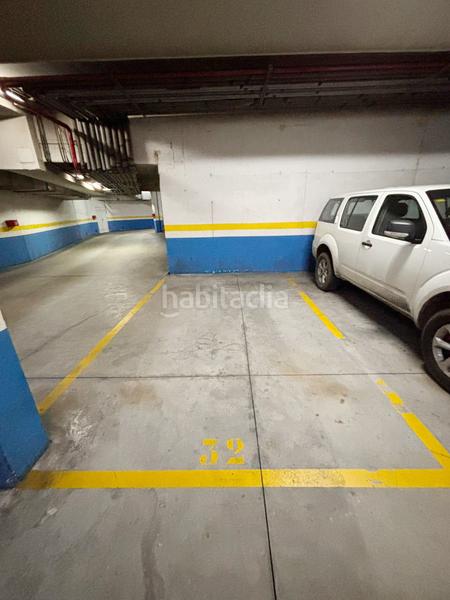 Foto d621e5fa-dde3-45b2-8f15-a21cc8f0ca1f. Parking coche en Viesques Gijón