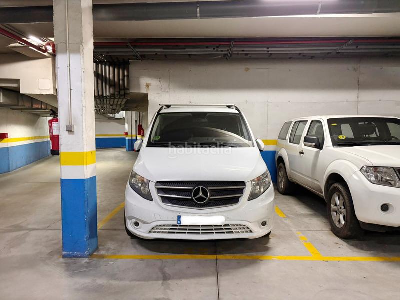 Foto 57fb6fa8-cd45-4fa7-b78c-cfab974564e0. Autoparkplatz in Viesques Gijón