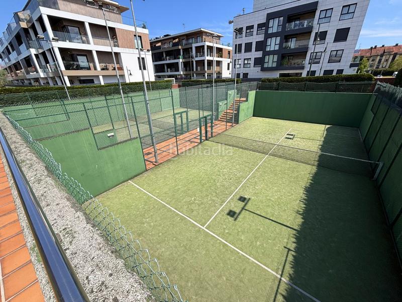 Foto b8c9c943-c213-48db-9129-399b6f108eed. Autoparkplatz in Viesques Gijón