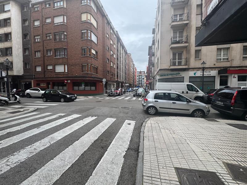 Foto fab681fe-6012-4cb9-97d9-5192f6898b6b. Flat with heating in Centro Gijón