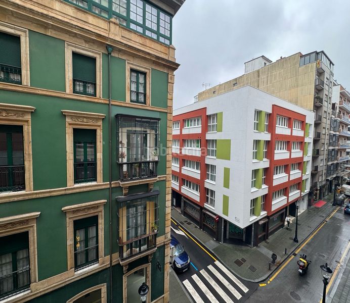 Foto e243007c-bdc0-45b2-b965-62cf41b7b0cf. Piso en Centro Gijón
