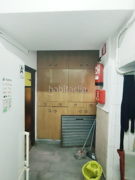 Foto 9177bac8-e445-4e2d-99b6-9347e6390420. Local comercial en calle ramón y cajal 62 en Ceares Gijón