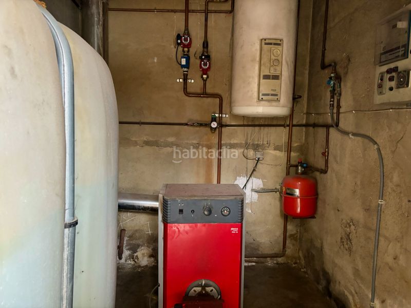 Foto 19a5249d-ecdd-4299-9537-153dd197f4c3. Edificio  en venta, más nave, más zona ajardinada y parking en Piloña