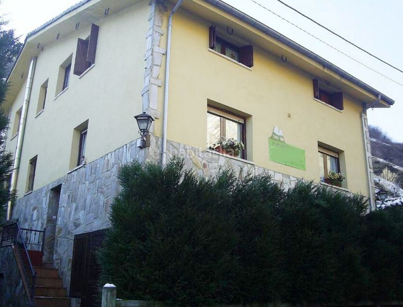 Foto 5339a1e7-3b72-4dcd-8eb2-9022b7caaf17. Edificio en Lena