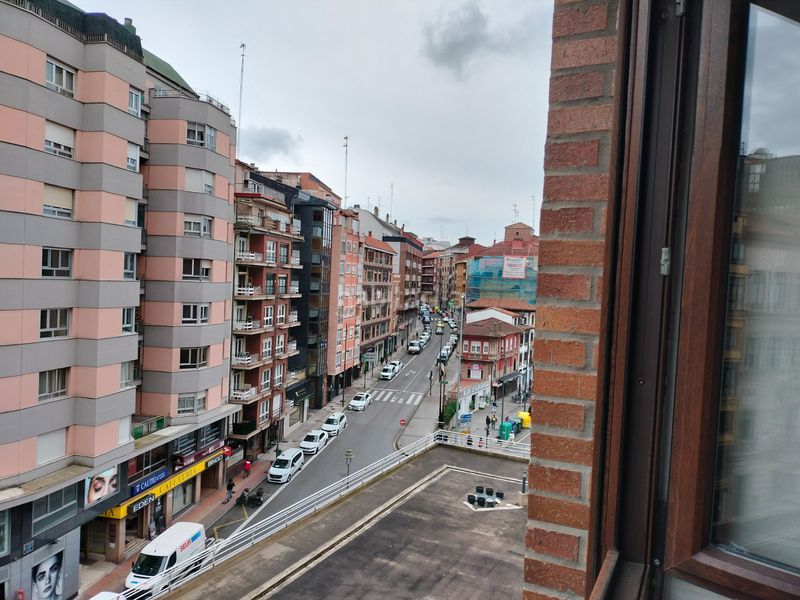 Foto a7fbba48-1ad6-4e86-b672-51ce1cc2513f. Rent flat with heating parking in Centro Avilés