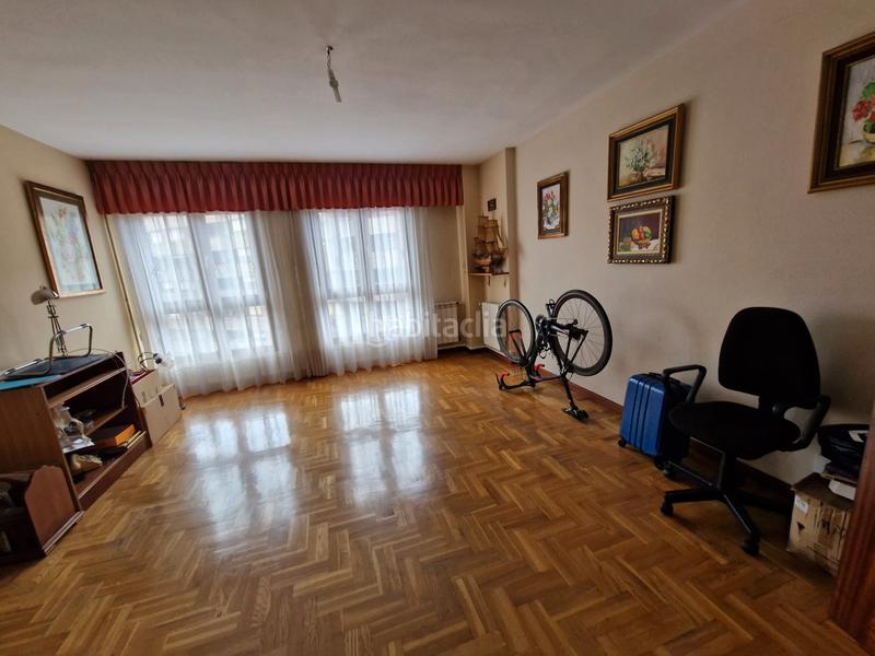 Foto 6750491d-85e8-48b2-b55d-9000f41bd331. Piso en avenida de alemania 11 piso en venta proximo zona Centro en Avilés