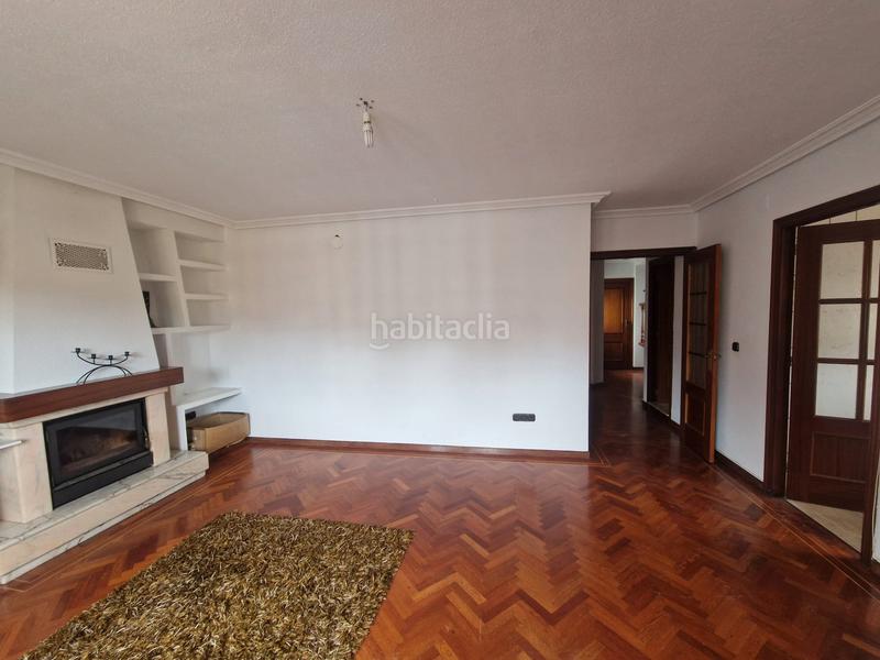 Foto ae43967f-5d6a-49e2-873b-0aae31eba4a3. Alquiler piso duplex en alquiler sin muebles zona carbayedo en Avilés