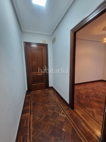 Foto 84c0e24e-3878-41f5-b47d-c658c82b82f2. Piso en avenida san agustín 5 piso en venta en el Centro en Avilés