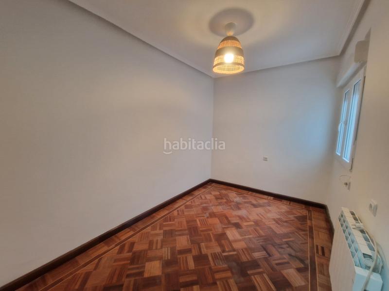 Foto e9444594-1a3d-4742-b09e-7f1bd545243d. Piso en avenida san agustín 5 piso en venta en el Centro en Avilés