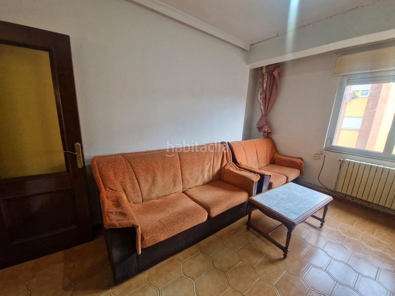 Foto 4bb50dfe-84b2-4b9c-8487-b59212cc09ab. Flat with heating in Versalles Avilés