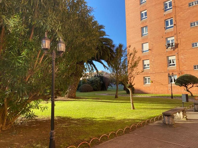 Foto 6a7d8d7f-ae94-4b07-b1ac-a909654131f1. Location appartement avec chauffage parking dans El Natahoyo Gijón