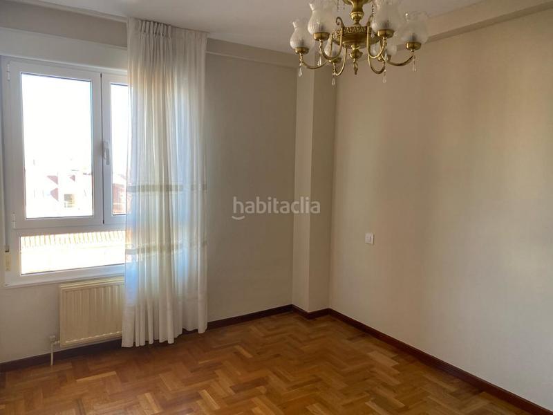 Foto 8e65d2e9-d3a8-4bef-88b9-5dcecae21cff. Location appartement avec chauffage parking dans El Natahoyo Gijón