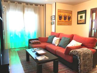 Etagenwohnung en Jove. Vivienda en el lauredal con garaje y trastero