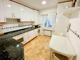 Location Appartement à Centro. A cien metros de playa poniente y puerto deportivo de gijon