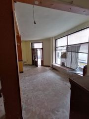 Local Comercial a Llano. Local en esquina en zona de mucho paso, pase su oferta!!