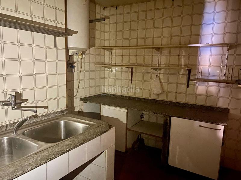 Foto c48eeeda-90d9-488c-87b6-f9c806393def. Location local commercial dans Jove Gijón