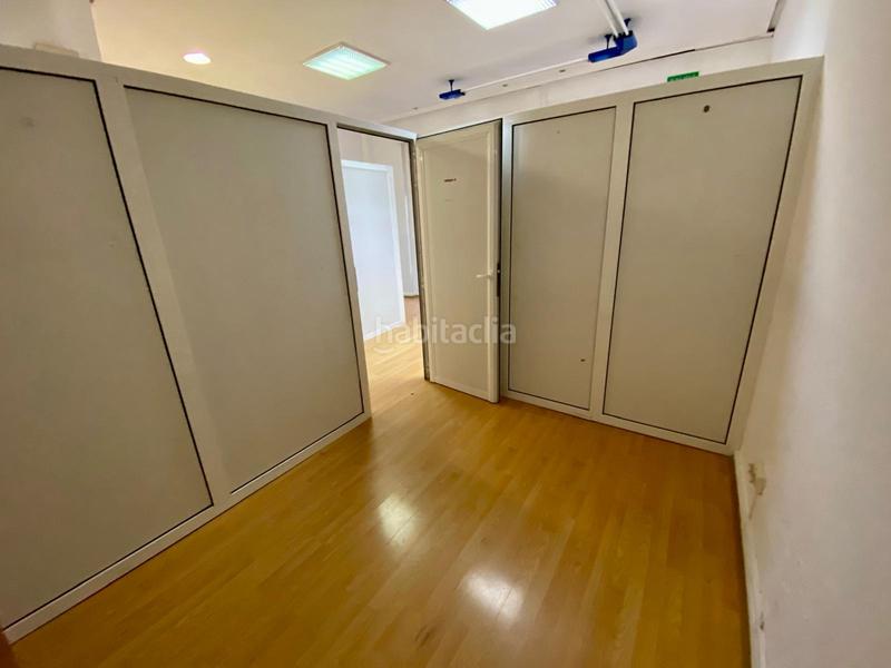 Foto 1cf88814-a8cf-4c01-b0f0-5b1e8cbf2ce3. Rent business premise in La Calzada Gijón