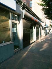 Lloguer Local Comercial a La Calzada. Local en la calzada