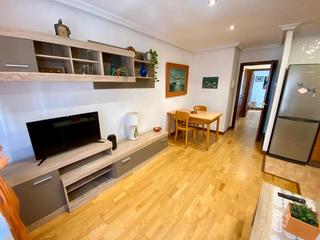 Apartament a La Calzada. Ideal para entrar a vivir, amueblado, con terraza!!!