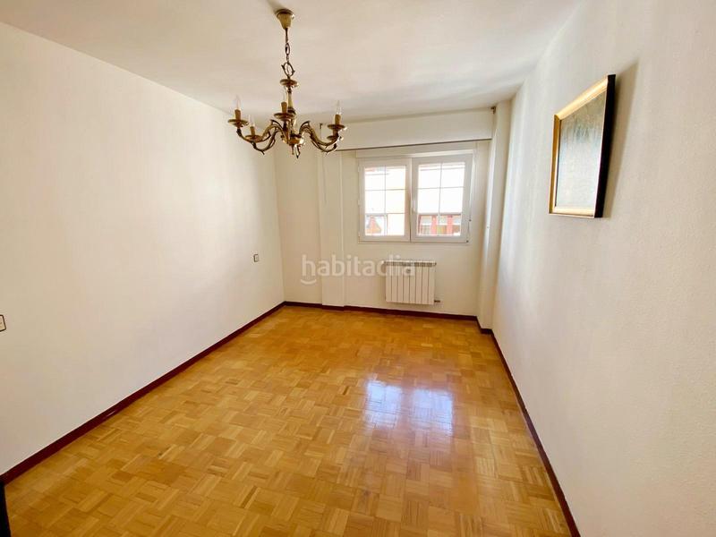 Foto 2c5769cf-df37-44cc-b2ad-3c1db4d38118. Alquiler piso natahoyo, 3 dormitorios con garaje y parking privado, zonas verdes en Gijón