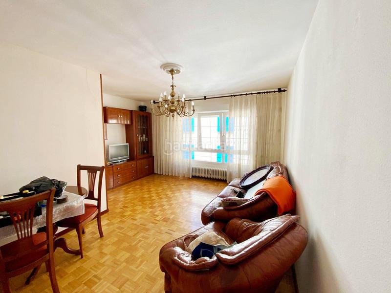 Foto d7e5b1c2-6214-4aac-ad96-9bb9bafa1732. Location appartement avec chauffage parking dans El Natahoyo Gijón