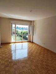 Location Appartement à La Calzada. Zona carrefour de la calzada 4 dormitorios con garaje