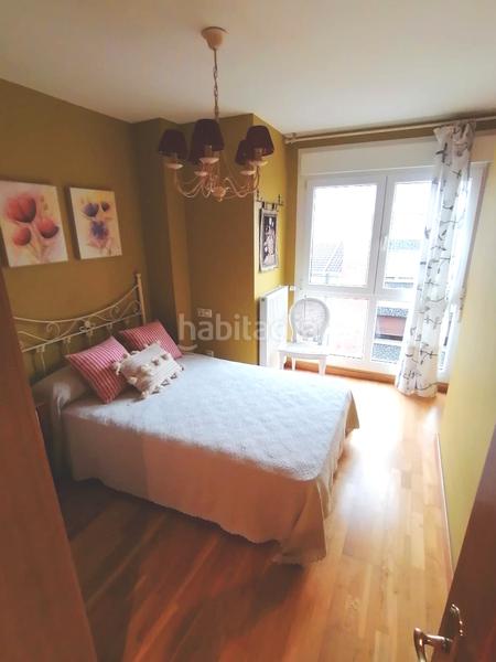Foto 0f4aefc0-f10d-4204-a500-beb304395fc3. Piso zona oeste entre dos playas, arbeyal y poniente, altura, muy soleado, totalmente amueblado impecable! en Gijón