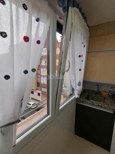 Foto cc09e378-2302-45a5-b8dd-a3b7e56dcd39. Piso zona oeste entre dos playas, arbeyal y poniente, altura, muy soleado, totalmente amueblado impecable! en Gijón
