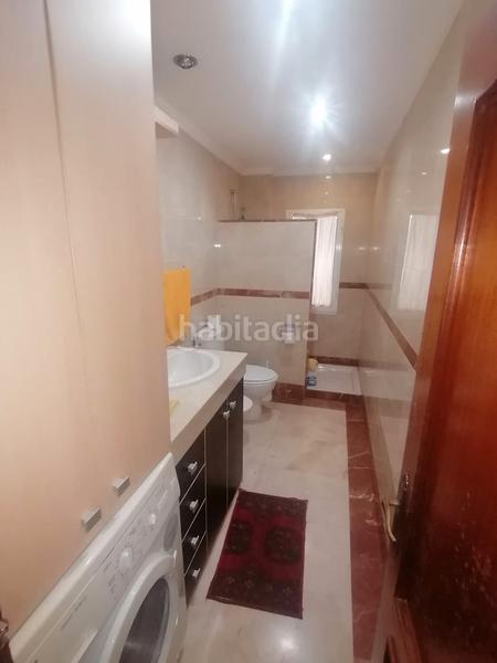Foto 0cd8a0e3-1ca6-4932-98b1-f69a0e253fa8. Piso a 500m d playa arbeyal, zona dotada de todos los servicios, pase su oferta!! en Gijón