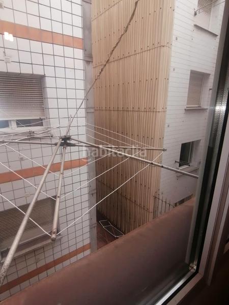 Foto 29baeed9-b122-4484-9d6d-98256cb422b2. Piso a 500m d playa arbeyal, zona dotada de todos los servicios, pase su oferta!! en Gijón