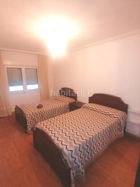 Foto 70326c14-c67a-4c6c-8684-dfd4a7732c51. Piso a 500m d playa arbeyal, zona dotada de todos los servicios, pase su oferta!! en Gijón