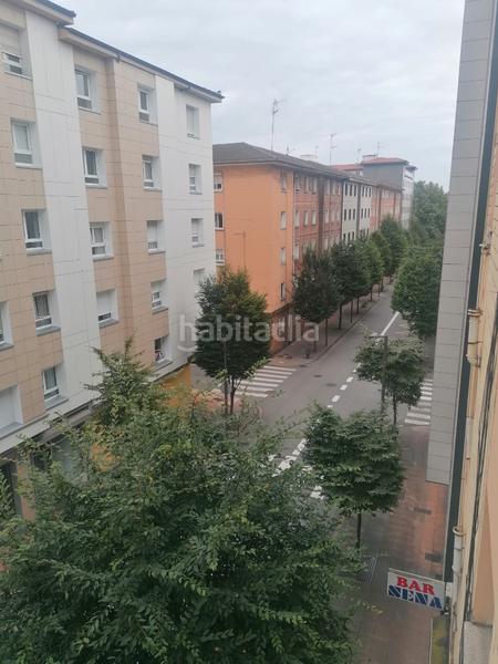 Foto 91e4ea05-c25e-4b72-9f96-d4f83abacbb6. Piso a 500m d playa arbeyal, zona dotada de todos los servicios, pase su oferta!! en Gijón