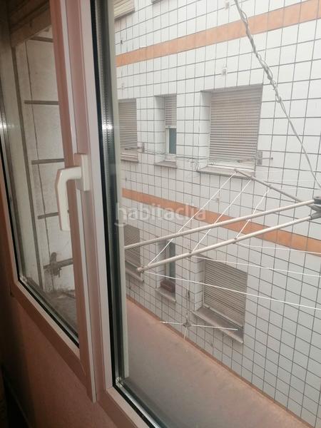 Foto c60f1522-064c-42c5-93cd-5534628c4349. Piso a 500m d playa arbeyal, zona dotada de todos los servicios, pase su oferta!! en Gijón