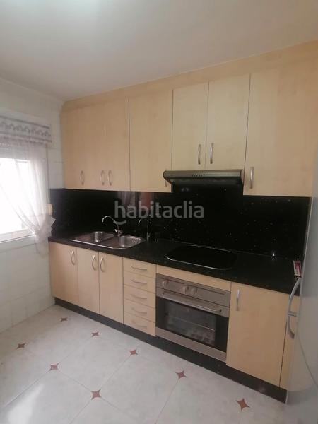 Foto de03a91d-91f4-4ee2-bdbf-ddc9d704a3d9. Piso a 500m d playa arbeyal, zona dotada de todos los servicios, pase su oferta!! en Gijón