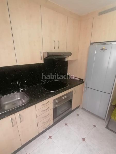 Foto f58bf32b-e11f-469e-a5f4-7651aef73be3. Piso a 500m d playa arbeyal, zona dotada de todos los servicios, pase su oferta!! en Gijón